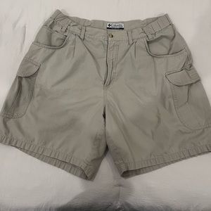Columbia cargo shorts. Size 36. GUC. One small spot on back.